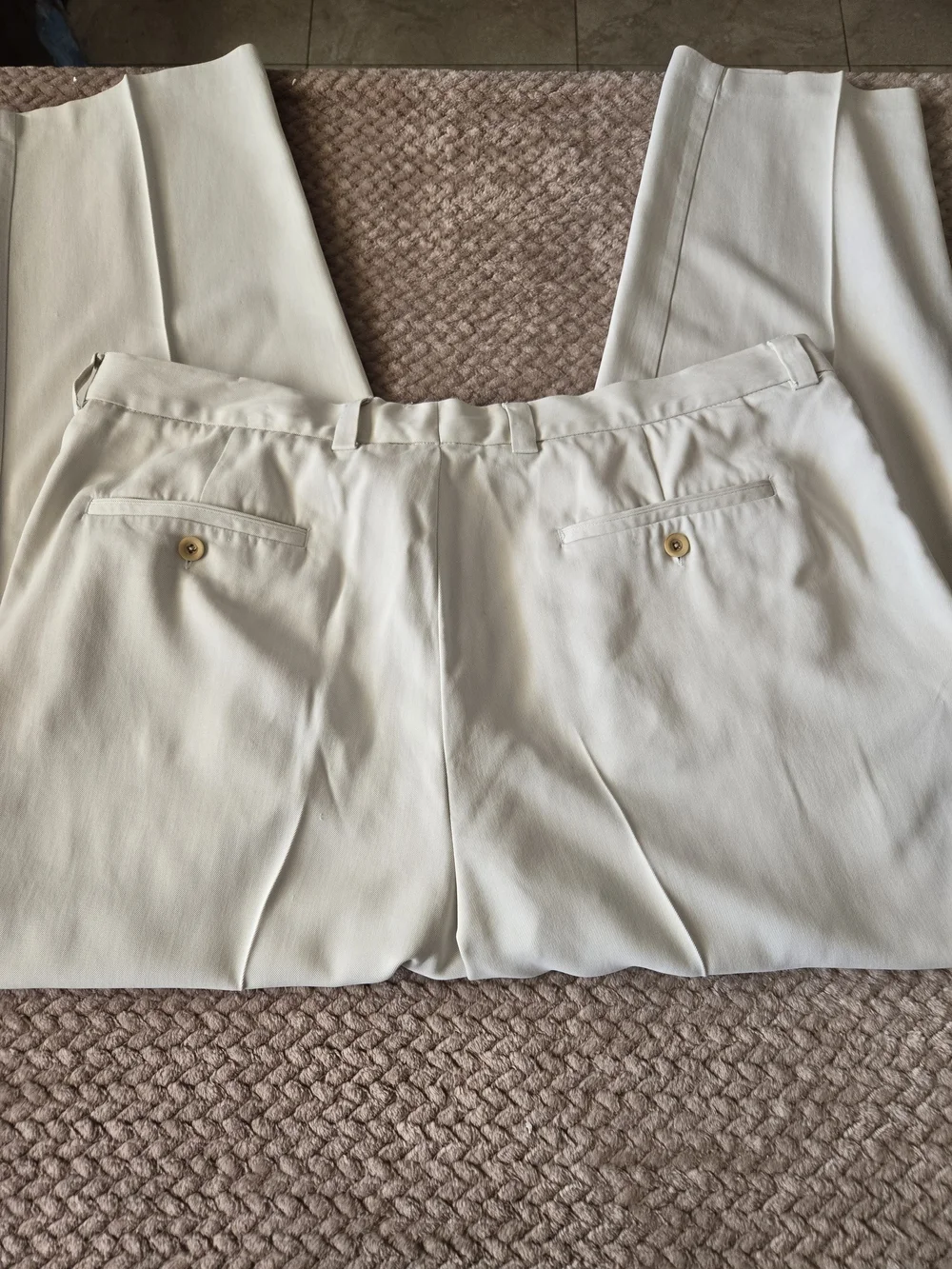 Tommy Bahama 40x30 100% Silk Ivory Pleated Pants